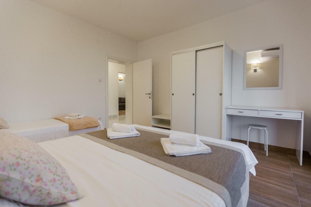 Apartmani Kristijan Crikvenica Buitenkant foto